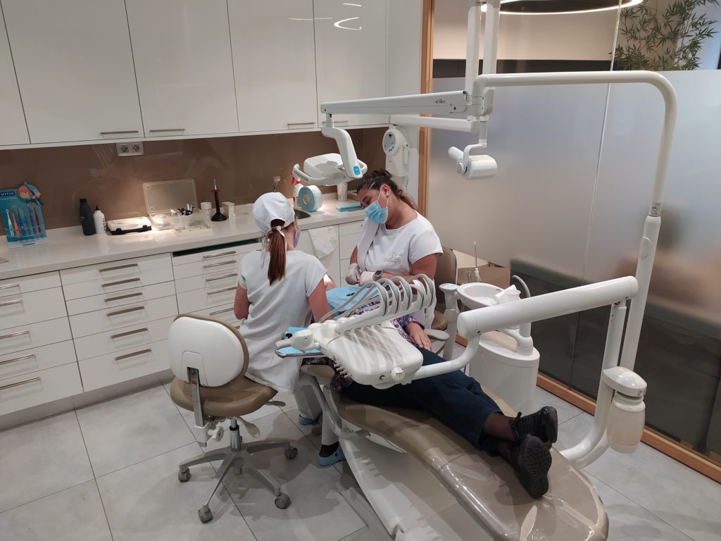 Instalaciones modernas de Clínica Serrano 6 en Santa Cruz de Tenerife con tecnología avanzada